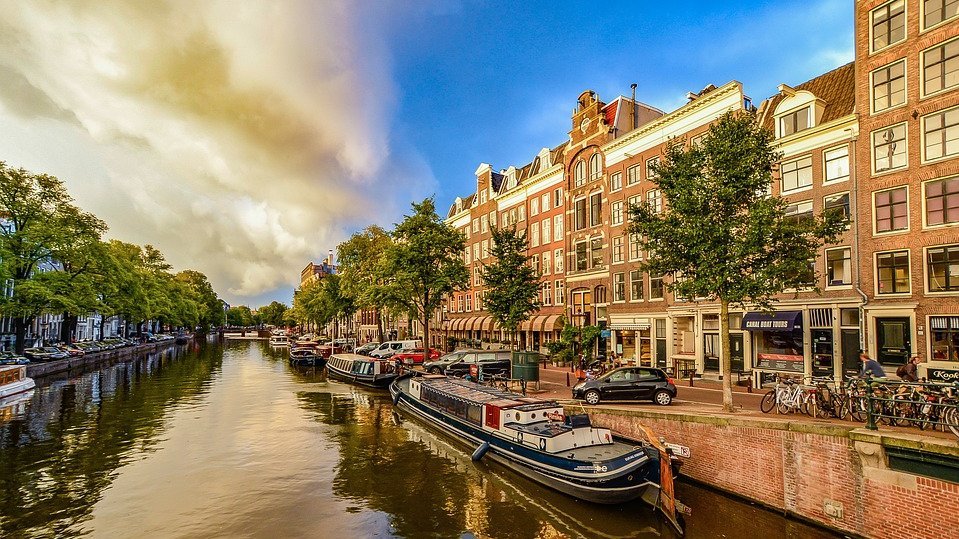 Foto von einem Kanal in Amsterdam / Niederlande