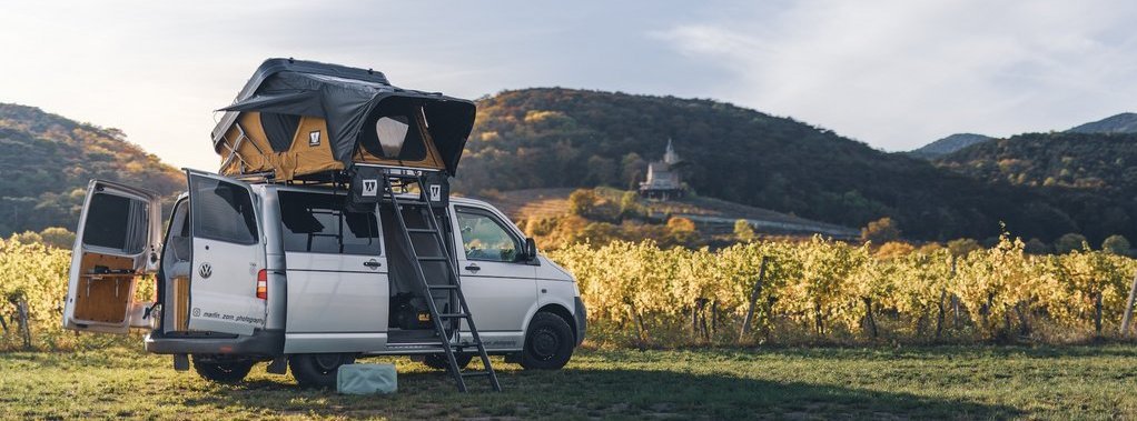 Campern auf Feld