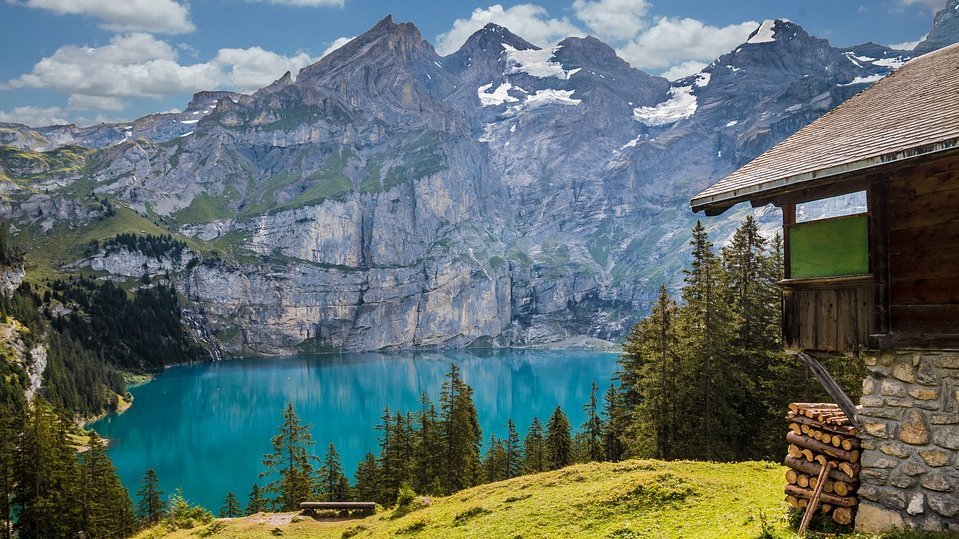 Foto vom Oeschinensee in der Schweiz